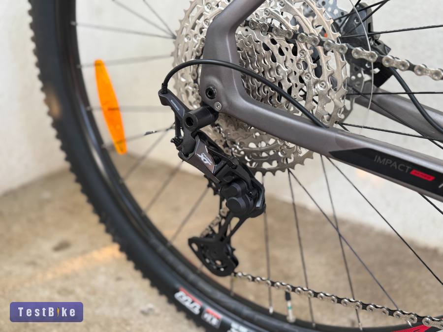 Új Genesis Impact 8.2 karbon mtb