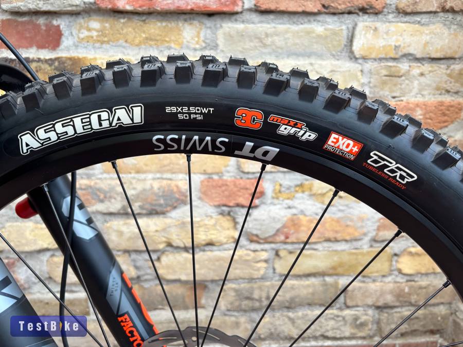Új Ghost Riot Trail CF Full Party (150/140mm) – Karbon, Fox 