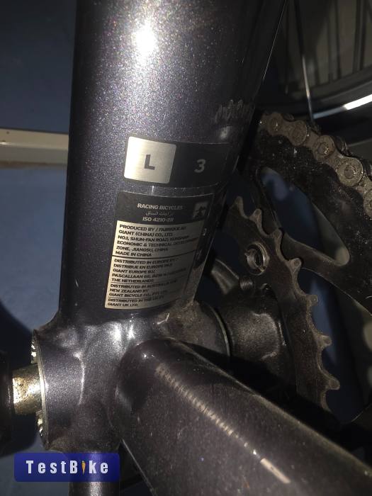 Új Giant Contend 3 eladó sok kiegészítővel