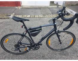 Új Giant Contend 3 eladó sok kiegészítővel