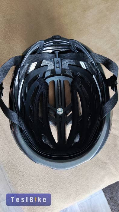 Új Giro Agilis MIPS sisak