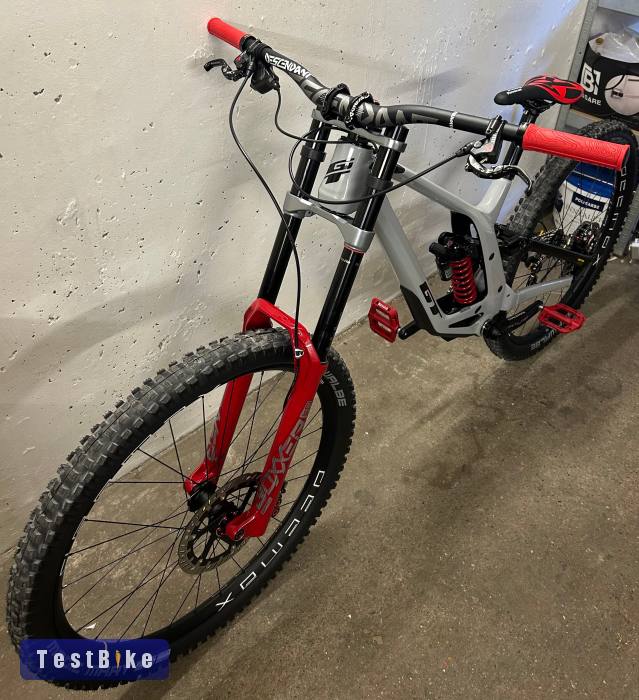 új GT Fury Pro 29" dh kerékpár