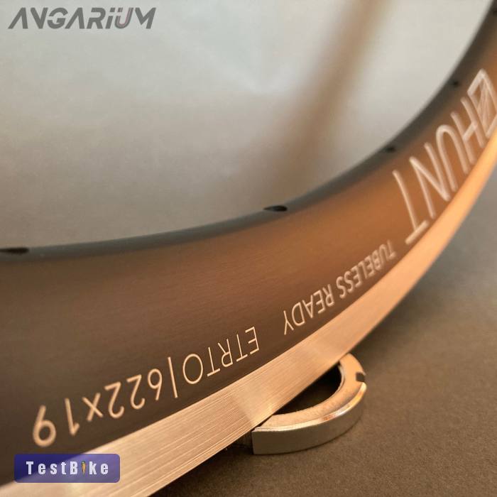 Új Hunt Race Aero Super Dura 32h pár