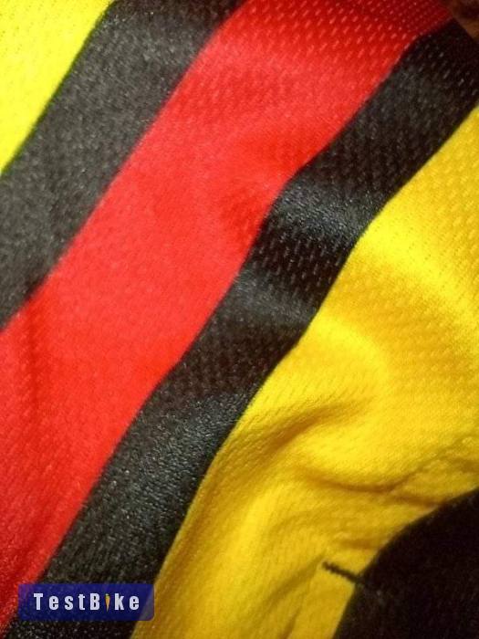 Új kerékpáros sapka. 