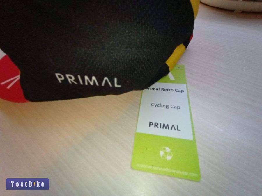 Új kerékpáros sapka. 