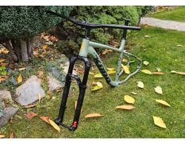 Új Kona Cinder Cone, Fox 34 AWL 120 villa ,Raceface Cockpit