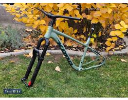 Ăj Kona Cinder Cone, Fox 34 AWL 120 villa, Raceface Cockpit