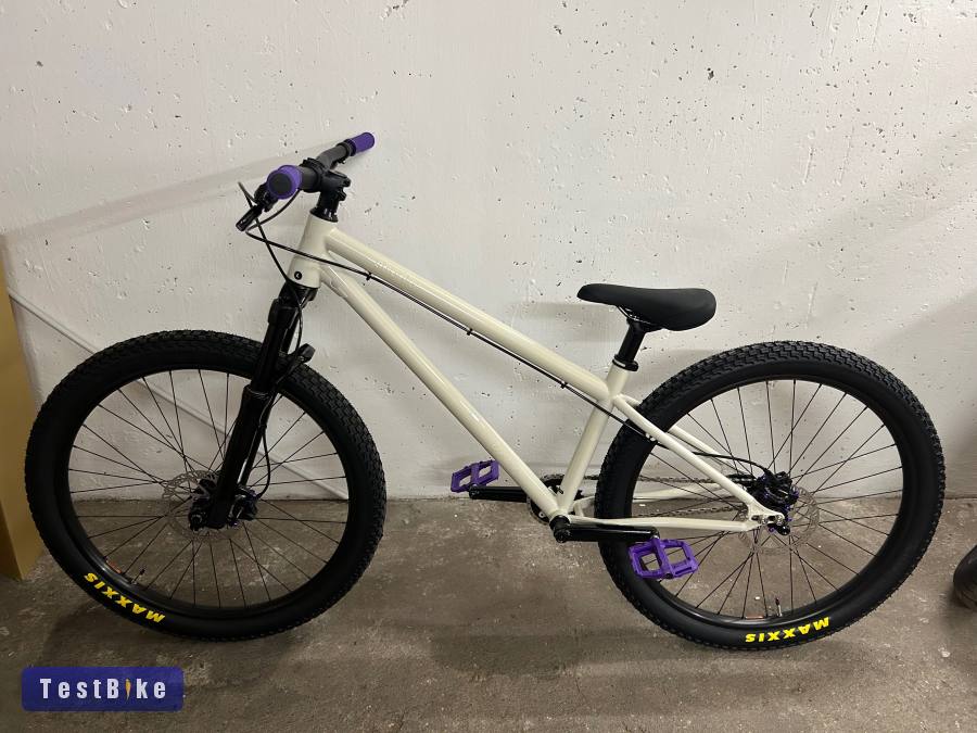 új Kona Shonky (2026’) dirt kerékpár