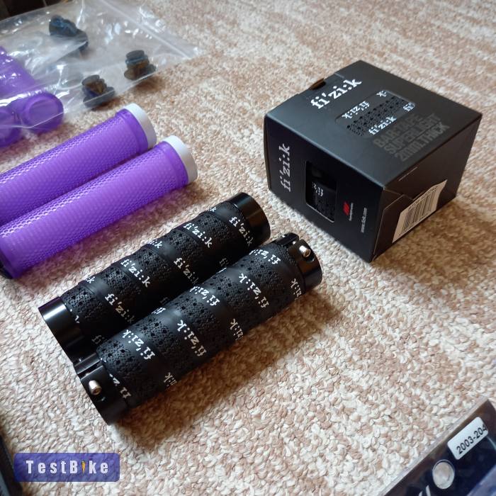 Új kormányok és kiegészítők.