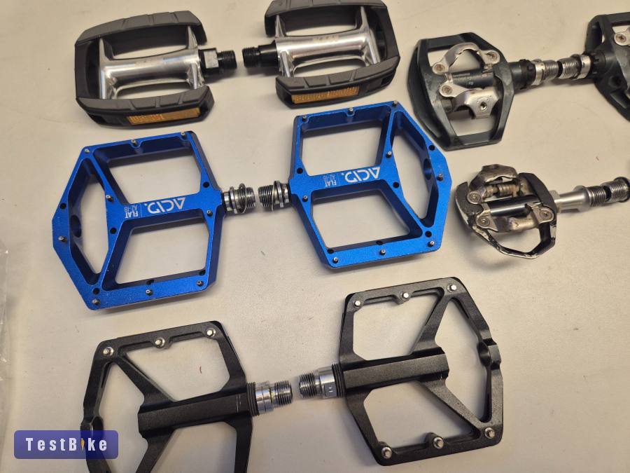 Új Ktm, Acid, Alu, Shimano Spd-Taposó pedál.  