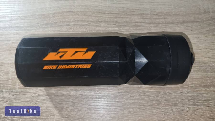 Új KTM kulacstartó és kulacs (fekete)