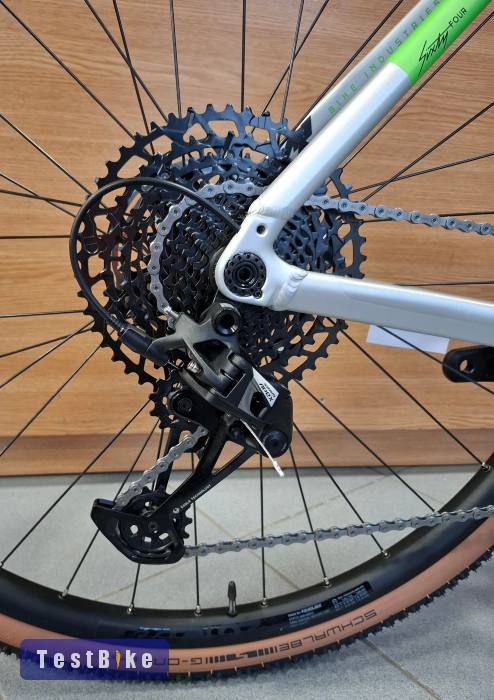 Új KTM X-Strada 15 Pro S/52 - M/55