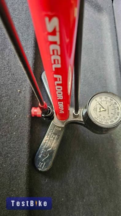 Új Lezyne Steel Floor Drive 3,5 eladó