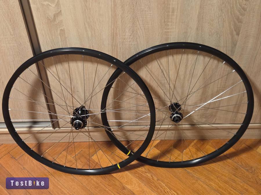 Új Mavic kerékszett Shimano agyakkal