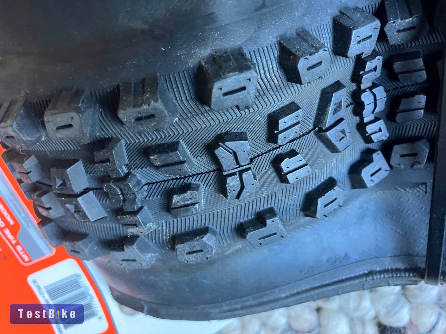 Új Maxxis Aggressor 27.5x2.3 DD TR