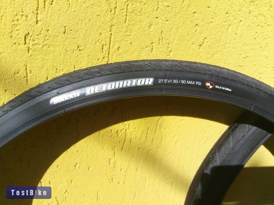 Új Maxxis Detonator Silkworm 27,5x1.50 Eladó !