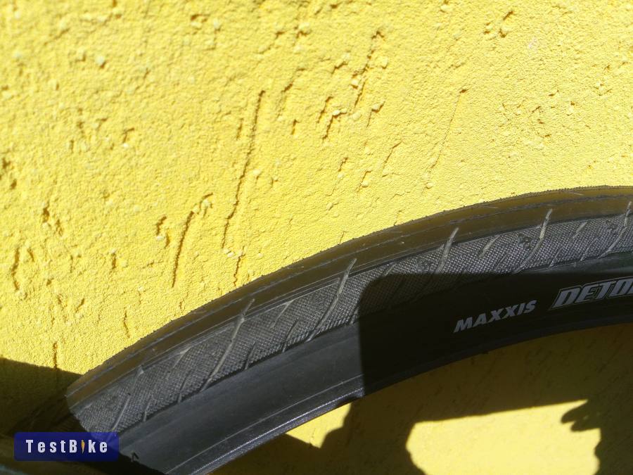 Új Maxxis Detonator Silkworm 27,5x1.50 Eladó !