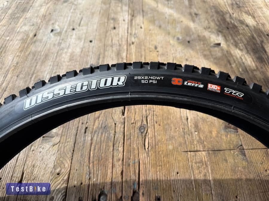 Új Maxxis Dissector, Rekon 29x2,4 gumik.