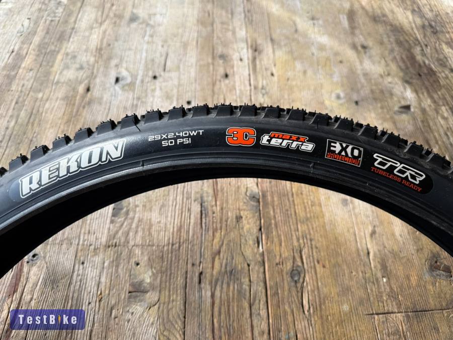 Új Maxxis Dissector, Rekon 29x2,4 gumik.