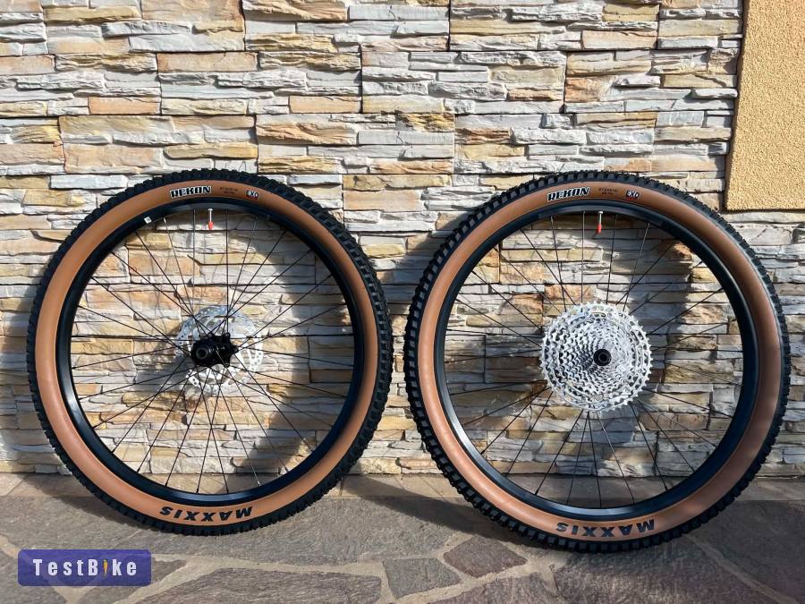 Új Maxxis Rekon 27,5x2,4 EXO drótperemes külsők párban