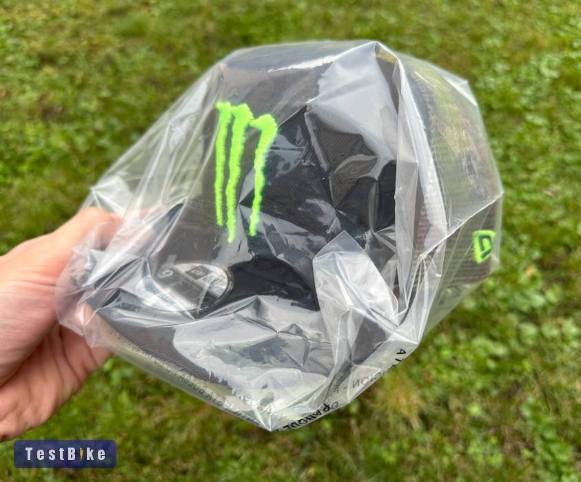 Új Monster Energy fekete/camo hálós sapka, snapback
