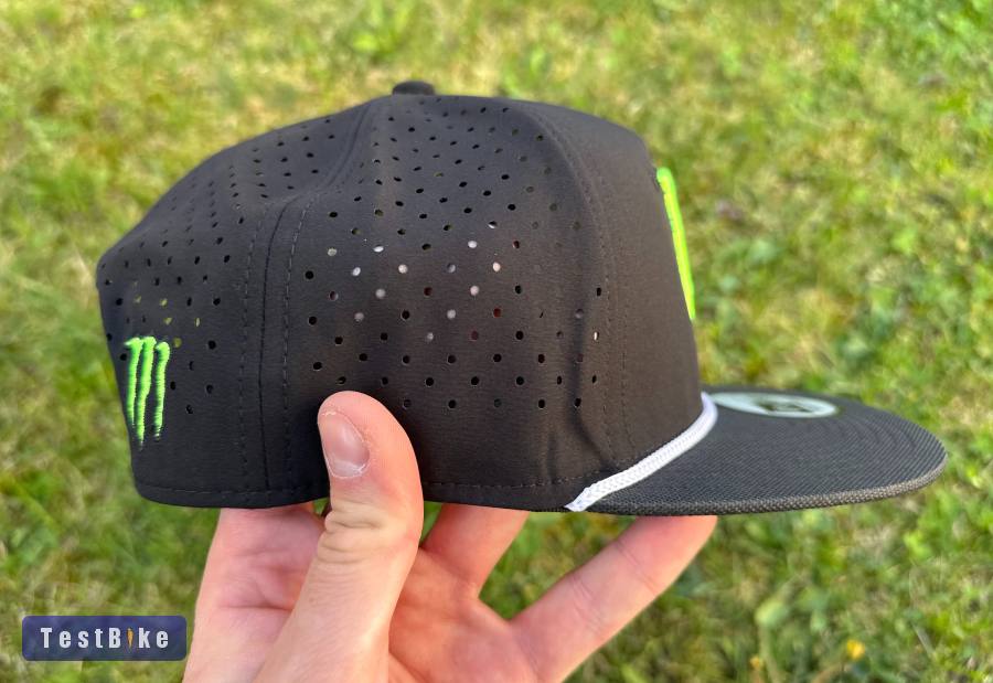 Új Monster Energy fekete/fehér hálós sapka, snapback
