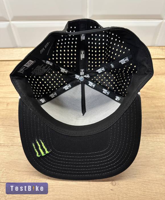 Új Monster Energy fekete/fehér hálós sapka, snapback