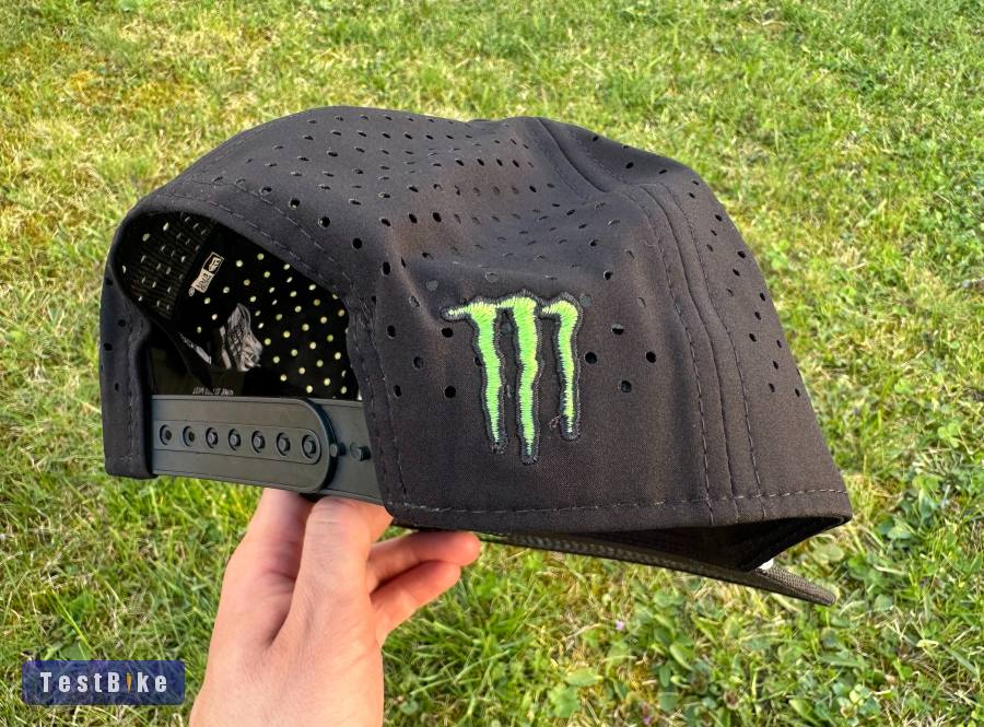 Új Monster Energy fekete/fehér hálós sapka, snapback