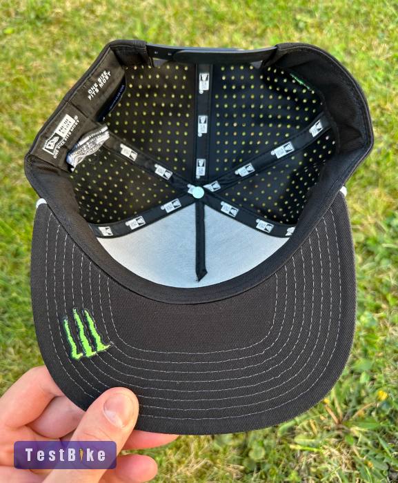 Új Monster Energy fekete/fehér hálós sapka, snapback