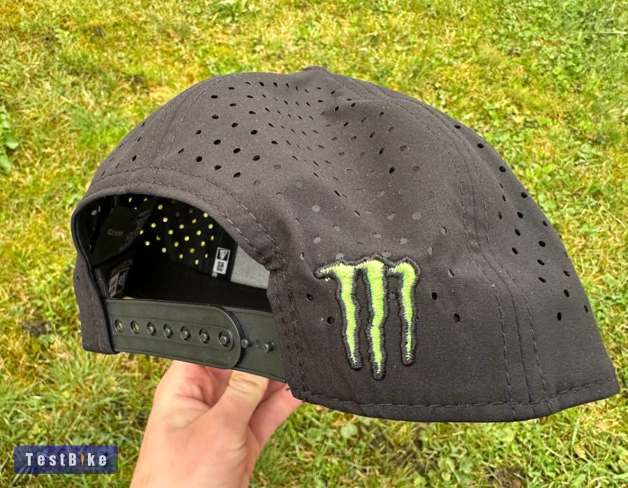 Új Monster Energy fekete perforált hálós sapka, snapback