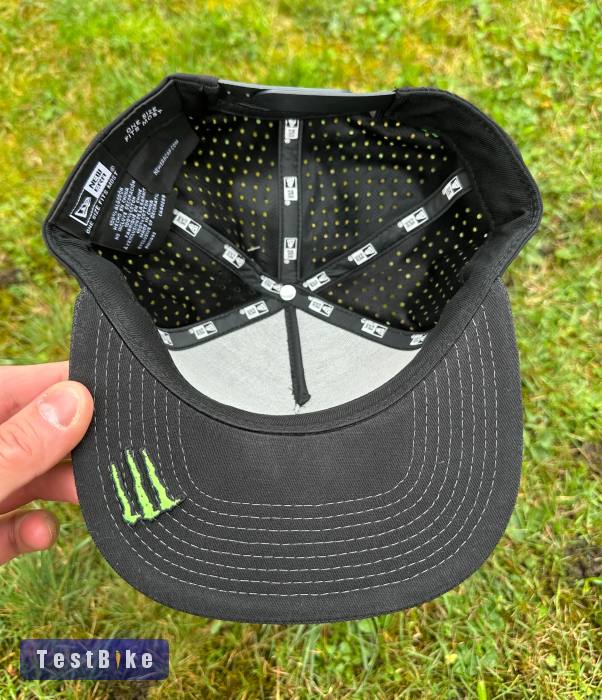 Új Monster Energy fekete perforált hálós sapka, snapback