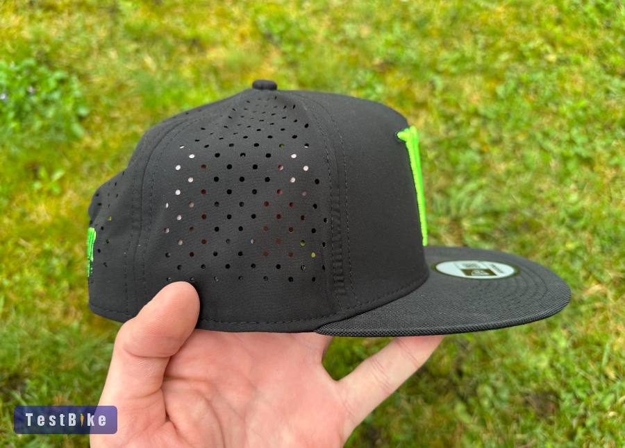 Új Monster Energy fekete perforált hálós sapka, snapback