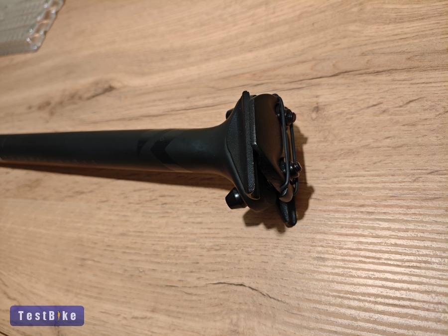 Új Newman karbon nyeregcső 