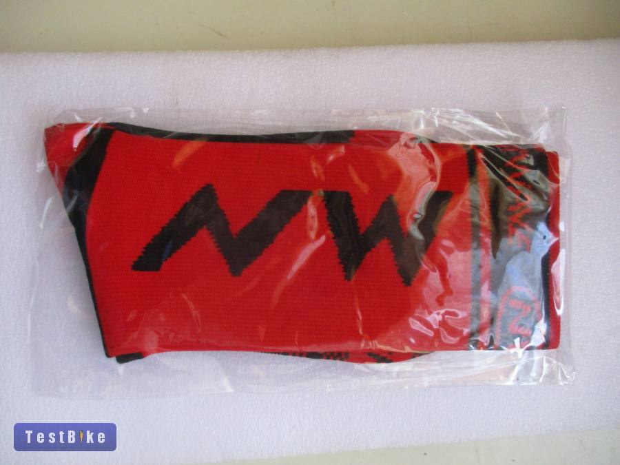 Új NorthnWave kerékpáros zokni