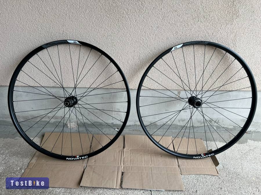 Új Novatech 29" Boost kerékszett.