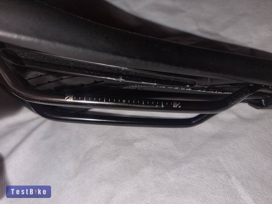 Új! Nyereg: Bontrager Arvada