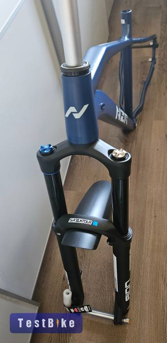Új NZR Jumbo Pro váz és Új Suntour Aion 29Er 150mm villa