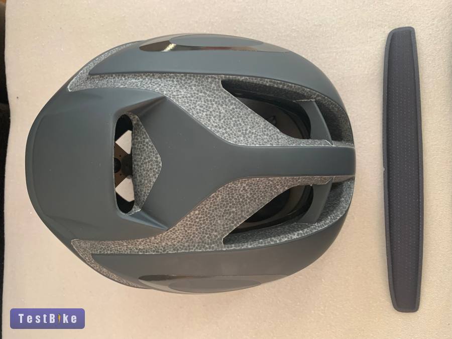 Új Oakley Aro5 Országúti sisak