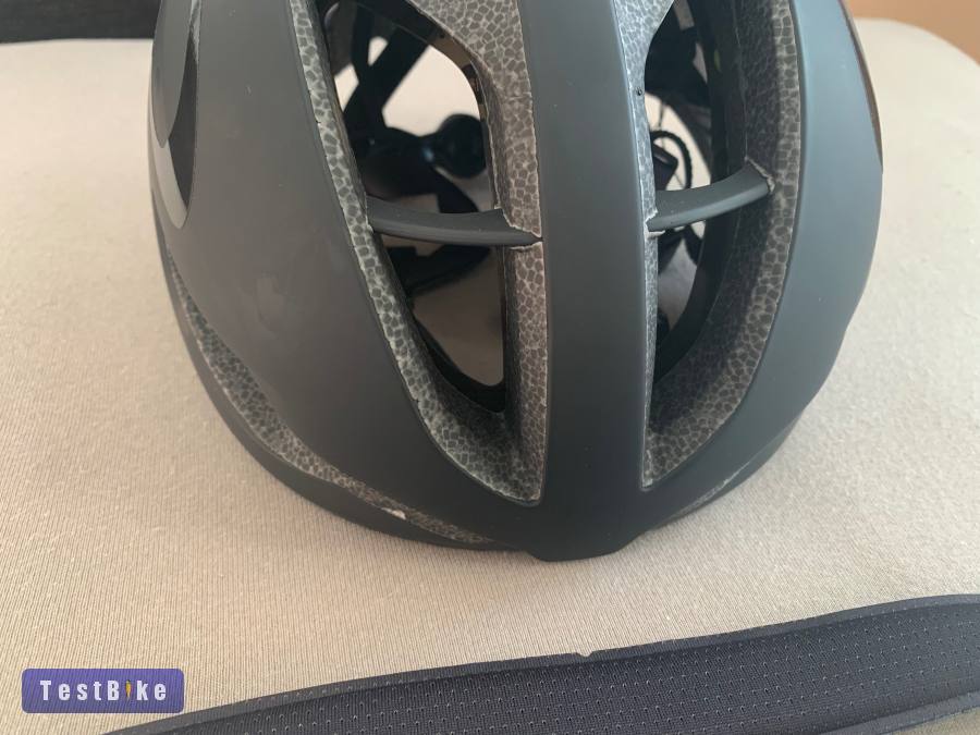 Új Oakley Aro5 Országúti sisak