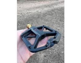 Új Onirii molded carbon pedál titántengellyel mindössze142g!