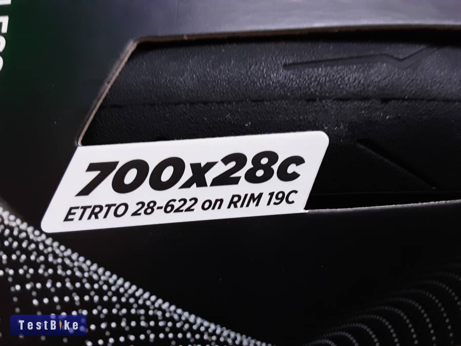 Új pirelli p zéró 