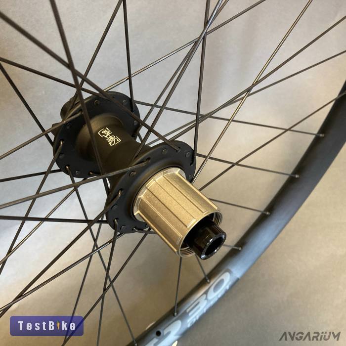 Új RaceFace AR30 + NS Bikes Rotary 29" boost kerékszett