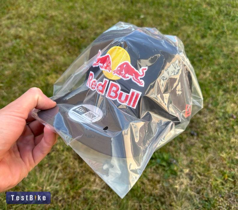 Új Red Bull fekete mesh, hálós baseball sapka