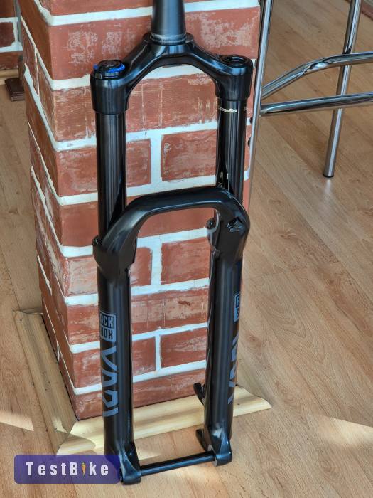 Új Rock Shox Yari 29 