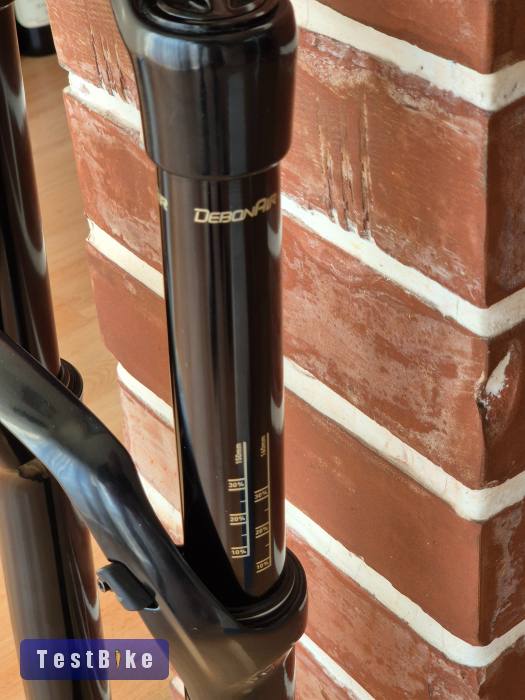 Új Rock Shox Yari 29 