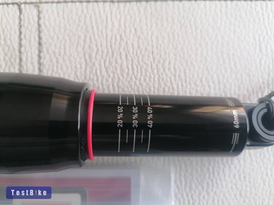 Új rockshox delux select tag 205x60