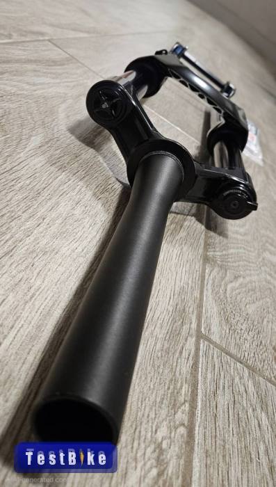 Új RockShox Lyrik 160mm, boost, vágatlan nyakkal eladó