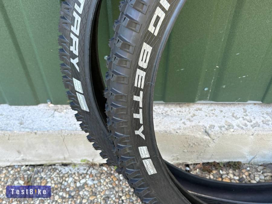 ÚJ! Schwalbe Big Betty / Magic Mary 29" 2.4 széles