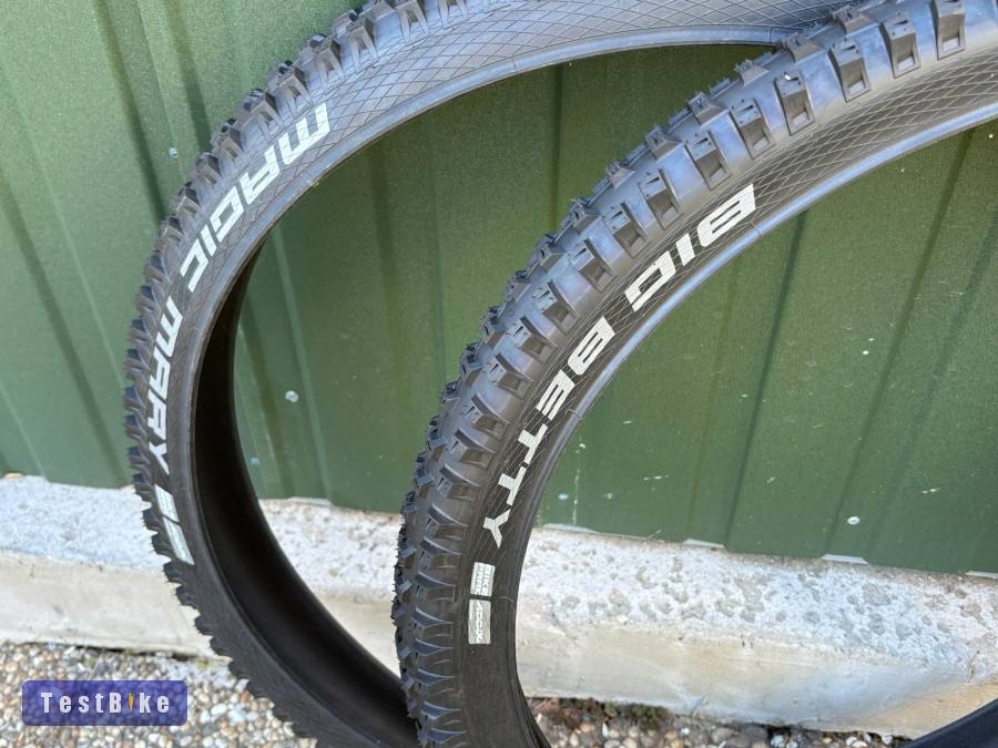 ÚJ! Schwalbe Big Betty / Magic Mary 29" 2.4 széles