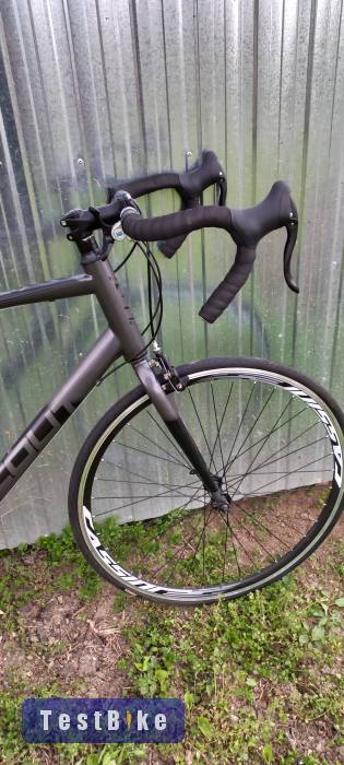 Új Scout országúti kerékpár